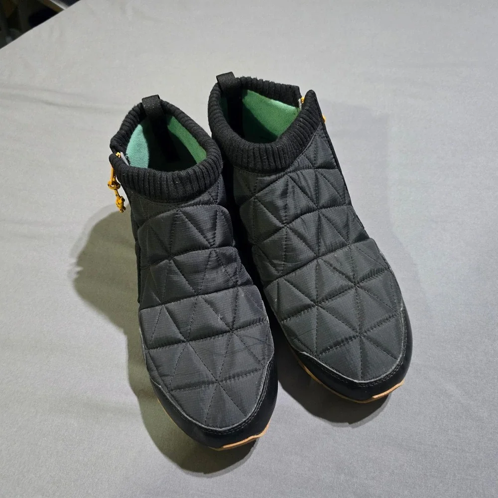 Teva Reember Mid mens 11 shoes Black Waterproof Quilted Zip Booties 1103234